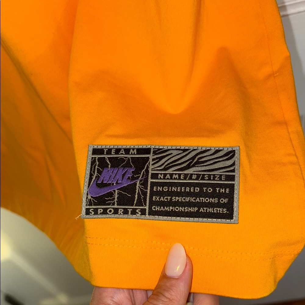Nike Yellow Short Sleeve Tee with Graphic Design - Picture 2 of 4